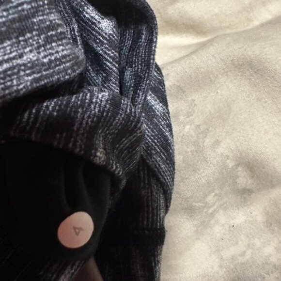 Lululemon wunder under leggings size 4 HR - Picture 2 of 2